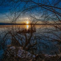 Осенний рассвет на озере :: Vladimbormotov 