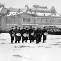 Музыканты проходят маршем по Красной площади во время парада 7 ноября 1941 года :: Татьяна 