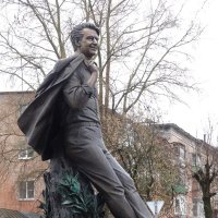 Памятник Андрею Дементьеву в Твери :: Лидия Бусурина