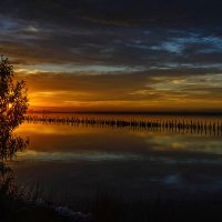 Восход на озере Сакском :: Владимир Жуков