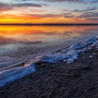 Восход над озером Сакским :: Владимир Жуков