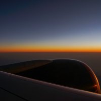 Закат из иллюминатора самолета :: Иван Литвинов
