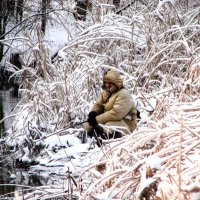 Рыбак на речке Городне... :: Анатолий Колосов