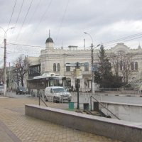 Автомобили на  улице Кирова, 17 января :: Валентин Семчишин