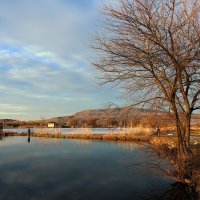 Форелевое озеро и ранний закат :: M Marikfoto