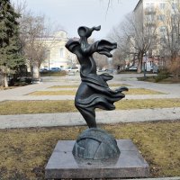 Скульптура "Свобода передвижения", Волгоград :: Александр Стариков