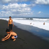 Чёрный пляж на острове Бали, Индонезия. :: unix (Илья Утропов)