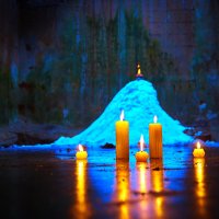 Свечи на льду с горой снега :: Zefir58 Verx