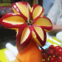 Цветок из яблока :: Татьяна Р 