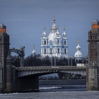 Смольный собор на фоне моста Петра 1. :: Александр 
