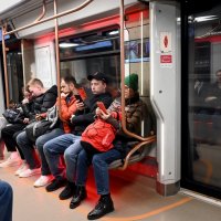Люди в метро :: Геннадий Слезнёв