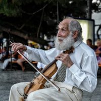 Уличный музыкант. :: Клим Павлов