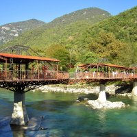 Стеклянный мост через реку Бзыбь - новая достопримечательность в Абхазии :: Елена (ЛенаРа)
