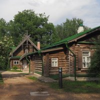 Прогулки по Абрамцево :: юрий поляков