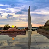 Севастополь монумент "Штык и парус" :: Борис 