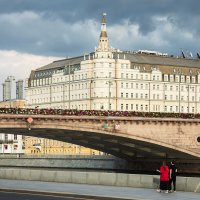 Большой Москворецкий мост утопает в цветах) :: Nyusha .