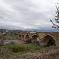 Старый разрушенный мост через реку Гюльгерычай :: Gen 