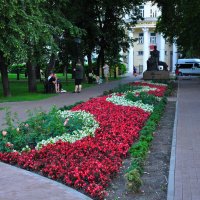 Бунинский сквер :: Татьяна Машошина