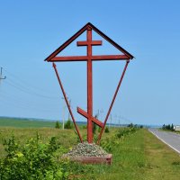 Канаш. Поклонный крест на въезде в город по трассе 97К-020. :: Пётр Чернега