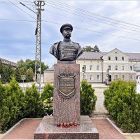 Памятник Герою Советского Союза Городовикову Б.Б. :: Валерия Комова