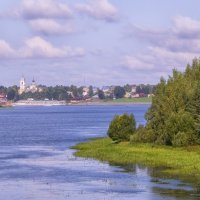 Речка Юхоть впадает в Волгу :: Сергей Цветков