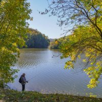 Осенняя рыбалка... :: Владимир Жданов