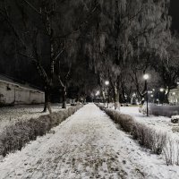 Вечерний сквер :: Денис Бочкарёв