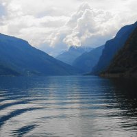 Глубокая водичка. Сгне-фьорд, Норвегия :: svk *