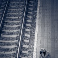 в ожидании поезда :: Андрей Дзюбенко