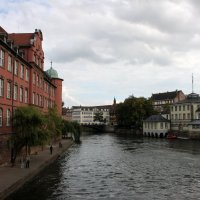 Walking along the promenade :: Dmitry 