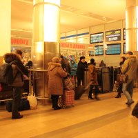 Ожидание прибытия поезда на Ярославском вокзале. :: Нина Червякова