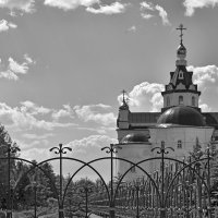 Малая колокольня и Собор Успения Пресвятой Богородицы :: Дмитрий Юдинцев 
