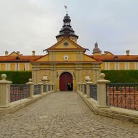 Несвижский замок, центральный вход. :: Владислав Писаревский