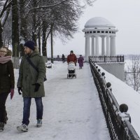 Прогулки по набережной в Ярославле :: Денис Абдрахманов