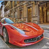 Одна миланская улица. Монте Наполеоне. Ferrari на ней - дело обычное. :: Александр Беляев