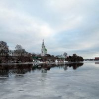 Место, где Тверца впадает в Волгу :: Андрей Михайлов