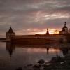 Кирило-Белозерский монастырь в закатном солнце :: Алексей Шехин