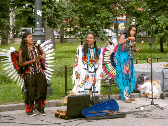 Индейцы в Санкт - Петербурге.