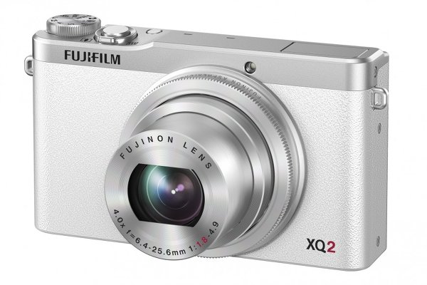 Новая компактная камера премиум-класса Fujifilm XQ2