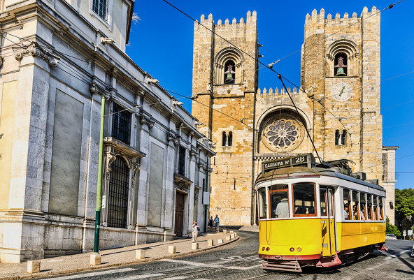 Лиссабон, Португалия - Алфама старинный квартал