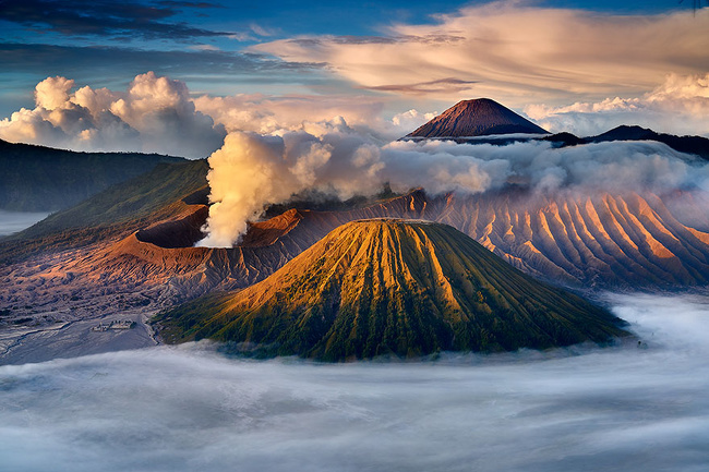 «Красота горы Бром». Чжо Вин Хлаин, Индонезия
