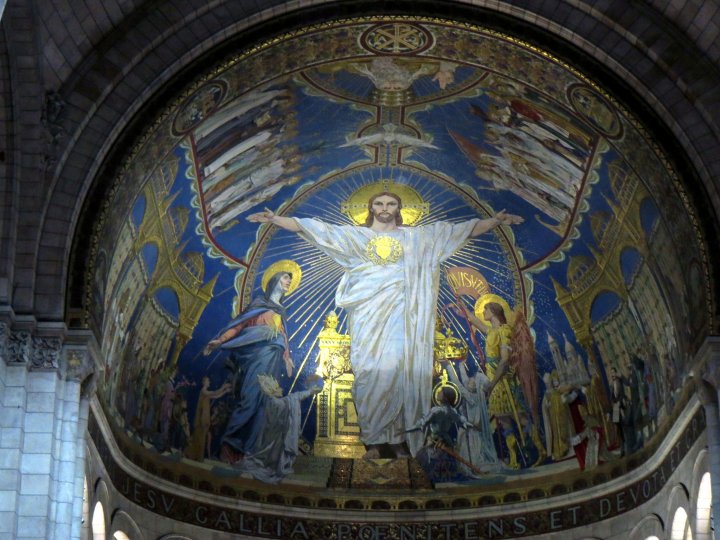 Знаменитая мозаика внутри базилики Сакре Кер