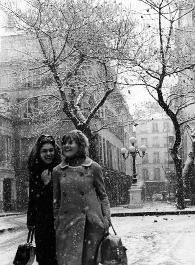 Снег в декабре на площади Фюрстенберг.