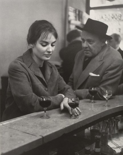 В кафе, Париж, 1958.