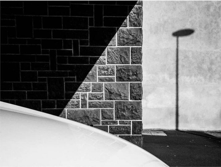 Чёрно-белая уличная фотография. Фотограф Симон Перет.