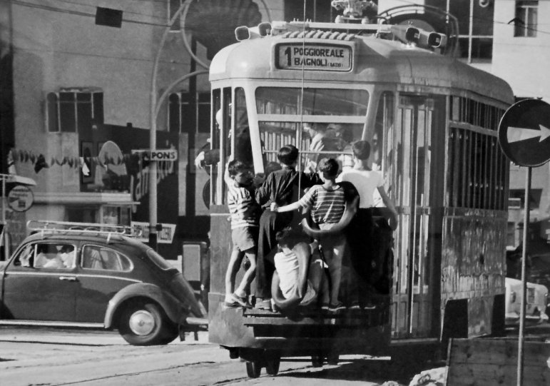 Неаполь, 1958 год. Фотограф Джанни Беренго Гардин.