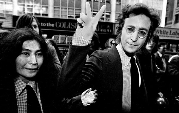 Новости в фотографиях - подборка в память о Джоне Ленноне - №13