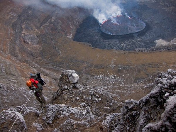 Лучшие фото кадры извержения вулканов мира - №21