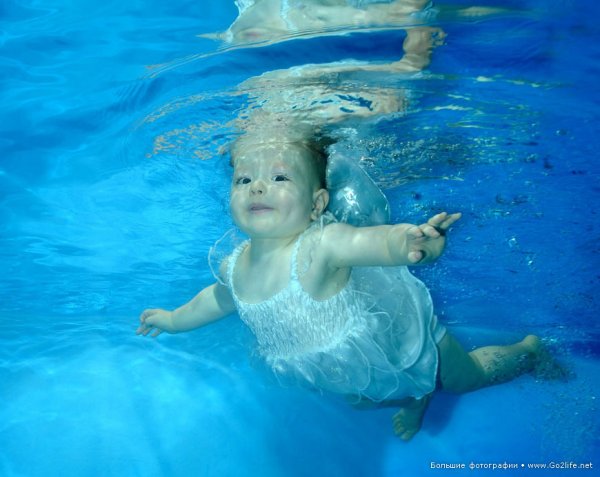 Позитивные фотографии плавающих детей - №4