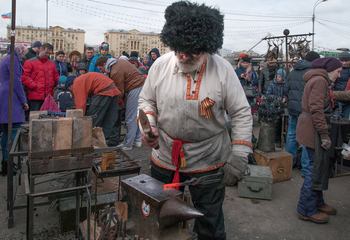 *** - Алексей Окунеев